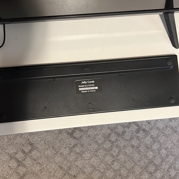 jellycomb backlit bluetooth keyboard - Picture 4 of 5